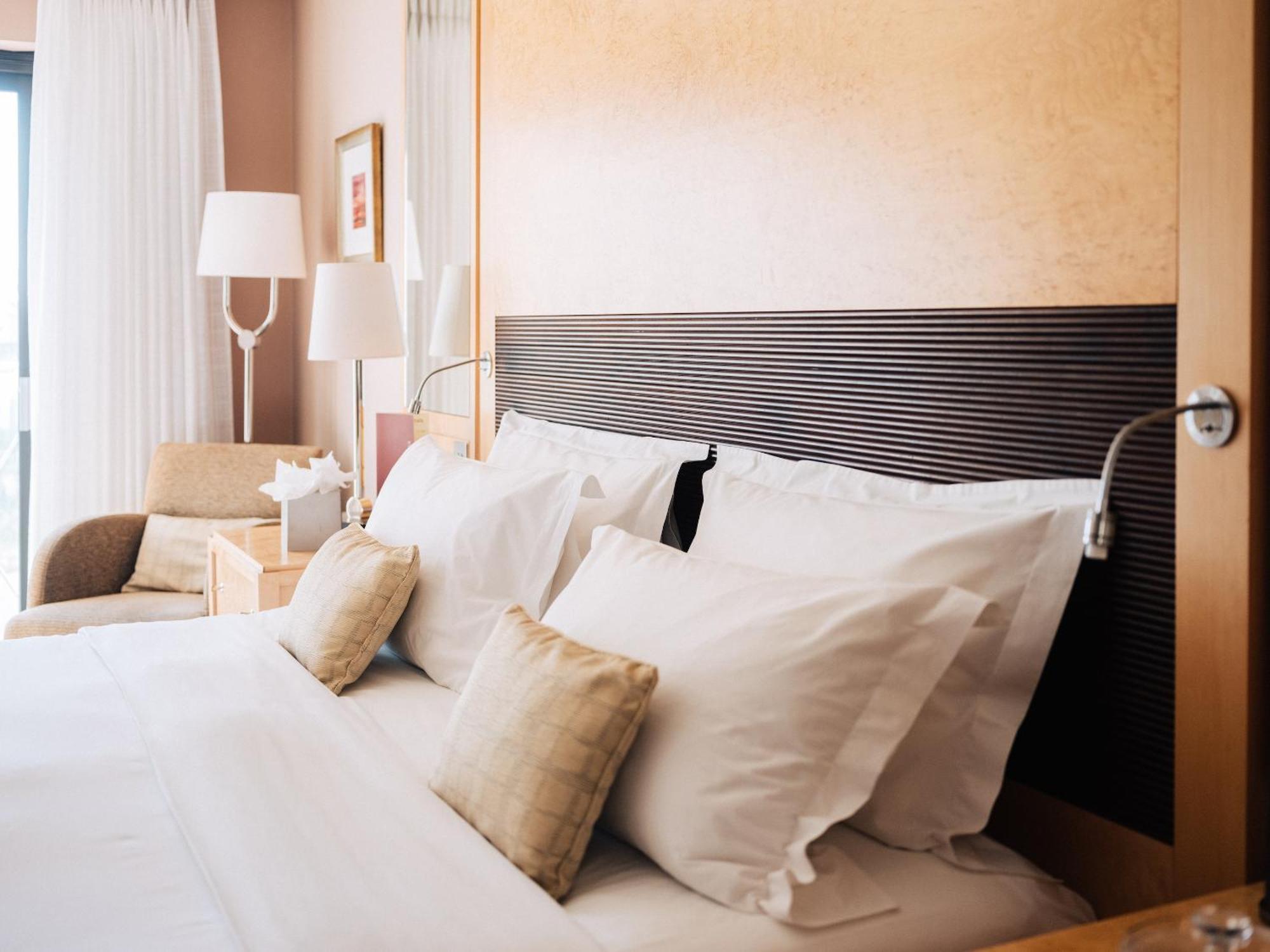 The Club Hotel & Spa Jersey Ст. Хейлир Джерси Номер фото